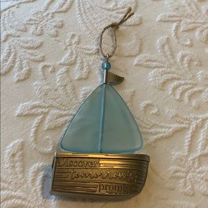 Keepsake Hallmark Christmas Tree Ornament